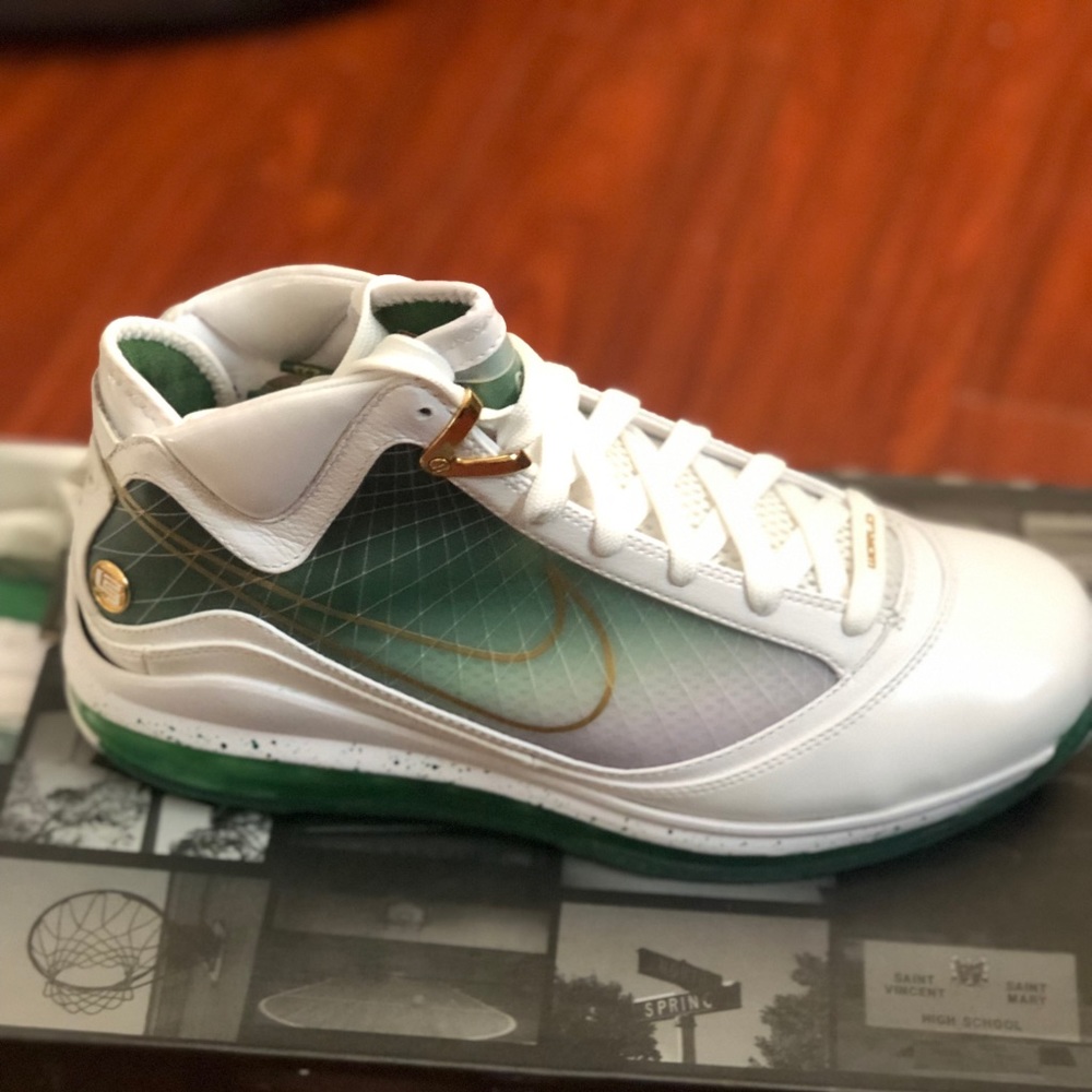 Air Max Lebron 7 “Akron”
